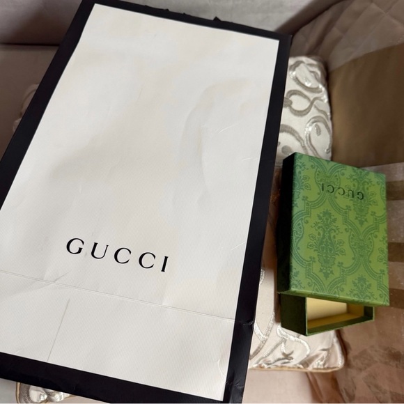 Auth GUCCI Logo Shopping Tote Bag Empty Gift Bag . 15" x 9" x 6" inches - Picture 3 of 6